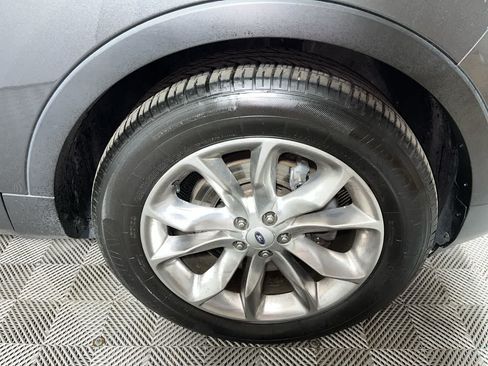 Used 2015 Ford Explorer XLT w/ Equipment Group 202B AWD/4WD image 10