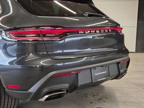 New 2026 Porsche Macan Base image 8