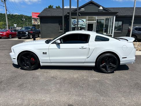 Used 2014 Ford Mustang GT Premium w/ Accessory Package 5 RWD image 7