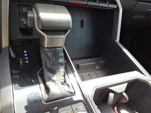 Certified 2022 Toyota Tundra SR5 w/ SR5 Convenience Package AWD/4WD image 26