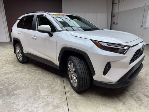 Used 2023 Toyota RAV4 XLE Premium AWD/4WD image 7