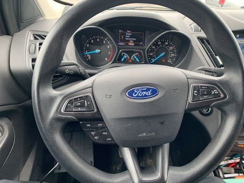 Used 2019 Ford Escape SE image 13