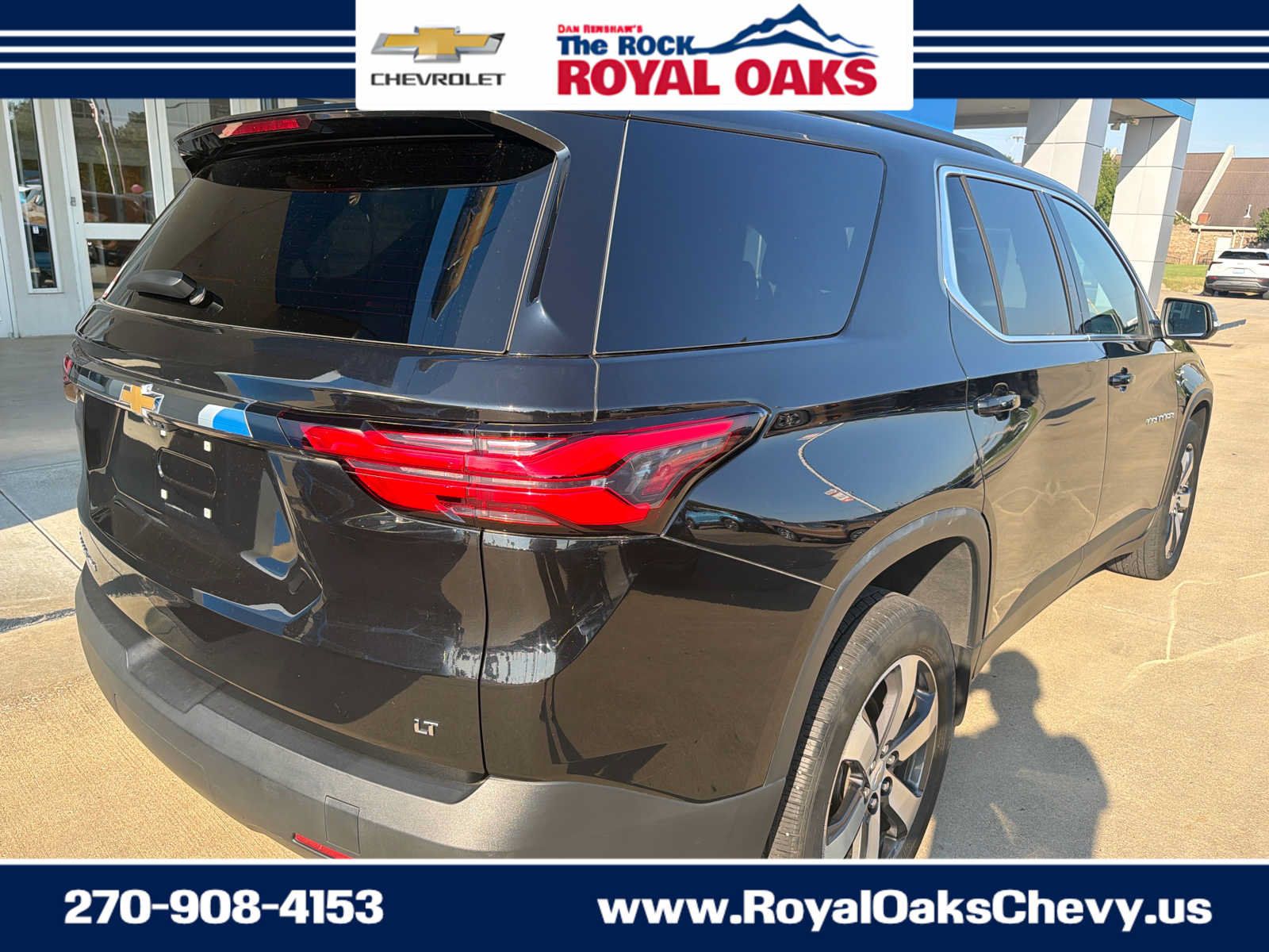 Used 2023 Chevrolet Traverse LT w/ LT Premium Package AWD/4WD image 6