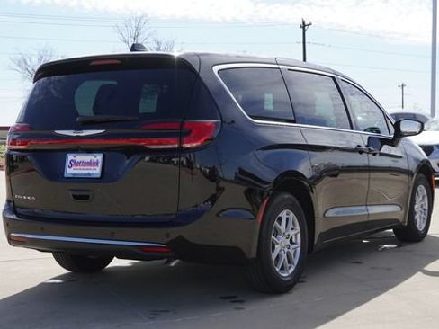 New 2026 Chrysler Pacifica Select FWD image 9