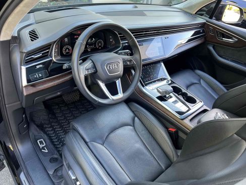 Used 2020 Audi Q7 3.0T Prestige AWD/4WD image 5