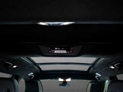 Used 2023 BMW X7 xDrive40i w/ Executive Package image 45