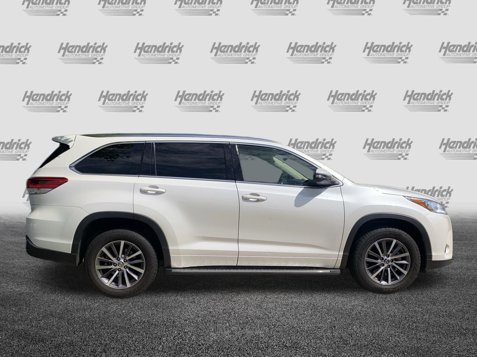 Used 2017 Toyota Highlander XLE FWD image 11