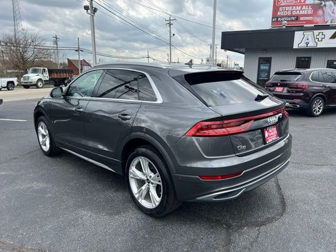 Used 2022 Audi Q8 Premium image 8