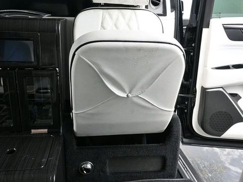 Used 2020 Cadillac Escalade ESV Platinum w/ Escalade Sport Edition image 30