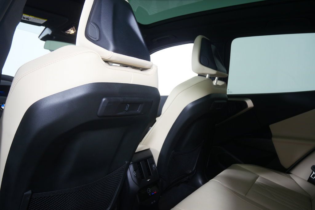 Certified 2025 BMW X3 xDrive30i AWD/4WD image 16