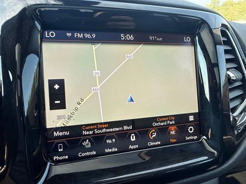 Used 2018 Jeep Compass Limited w/ Navigation Group AWD/4WD image 15