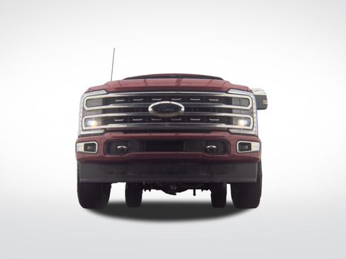 Used 2023 Ford F250 Platinum image 3