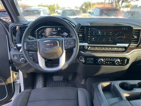 Used 2023 GMC Sierra 1500 SLE w/ Preferred Package AWD/4WD image 17