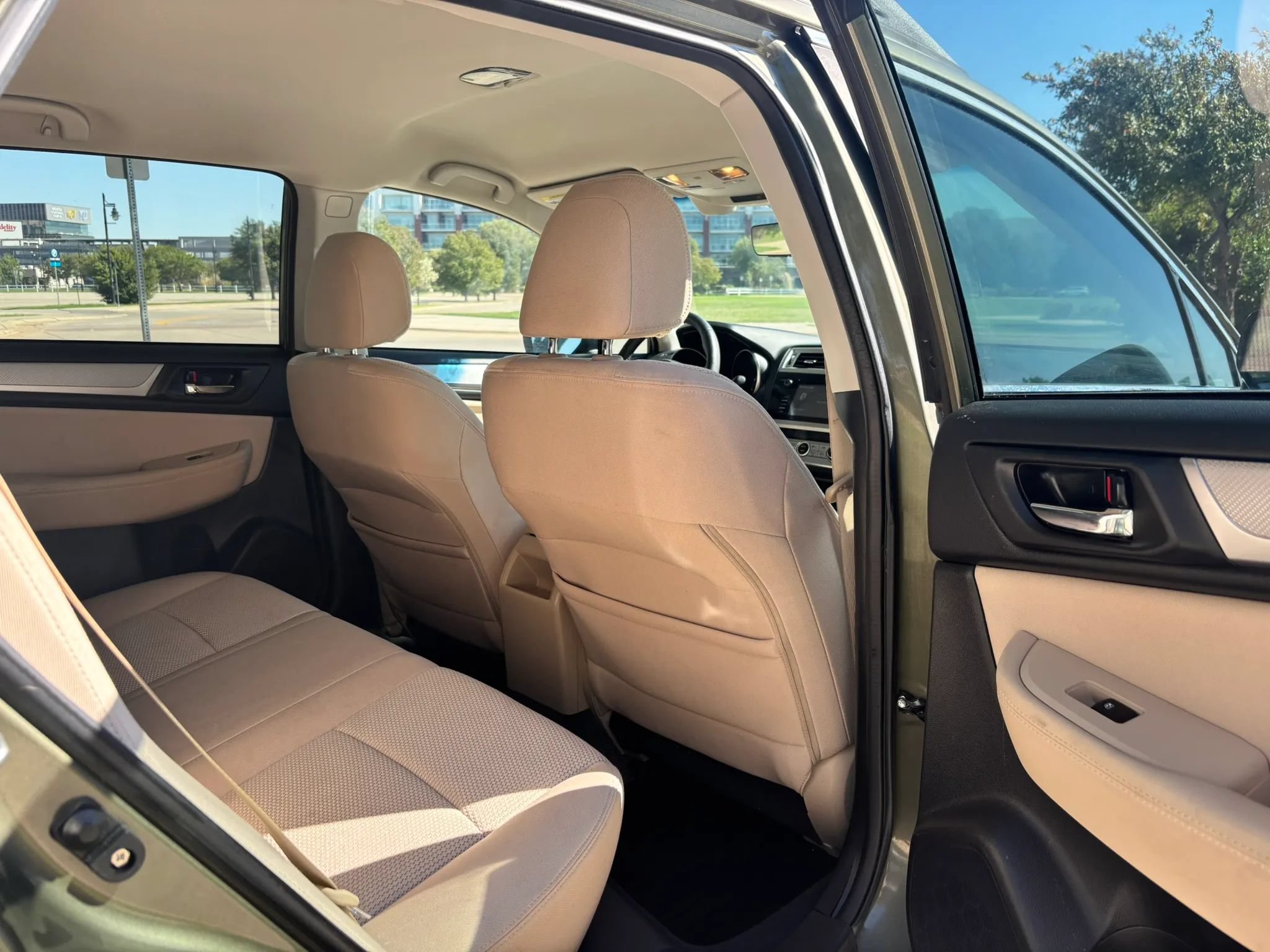 Used 2017 Subaru Outback 2.5i Premium AWD/4WD image 25