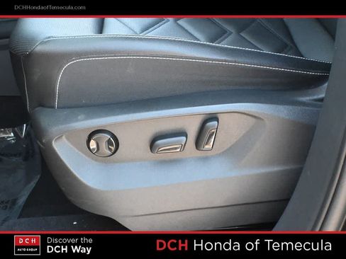 Used 2024 Volkswagen Atlas SE FWD image 17