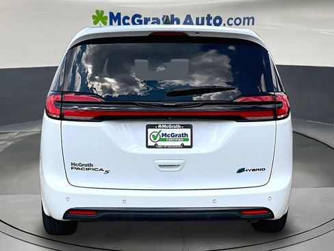 Used 2023 Chrysler Pacifica Limited w/ Uconnect Theater Family Group FWD image 6