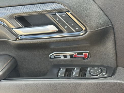 Used 2025 GMC Sierra 1500 AT4 w/ Technology Package AWD/4WD image 22