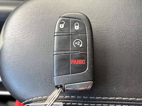 Used 2021 Jeep Renegade Limited image 34