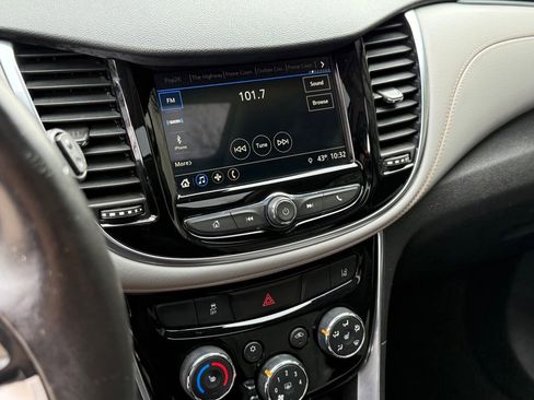 Used 2018 Chevrolet Trax Premier AWD/4WD image 21