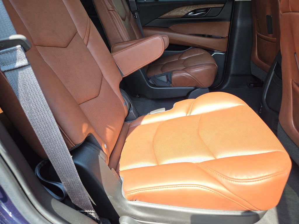 Used 2020 Cadillac Escalade Premium Luxury AWD/4WD image 35