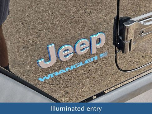 Used 2023 Jeep Wrangler Unlimited Rubicon 4xe AWD/4WD image 13
