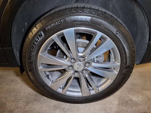 Certified 2023 Cadillac XT5 Premium Luxury FWD image 20