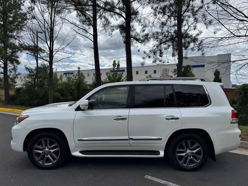 Used 2014 Lexus LX 570 4WD w/ Luxury Package image 7