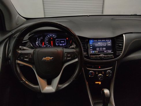 Used 2020 Chevrolet Trax LT w/ LT Convenience Package FWD image 22