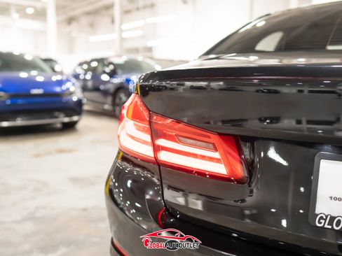 Used 2018 BMW 530e w/ Premium Package 2 image 49