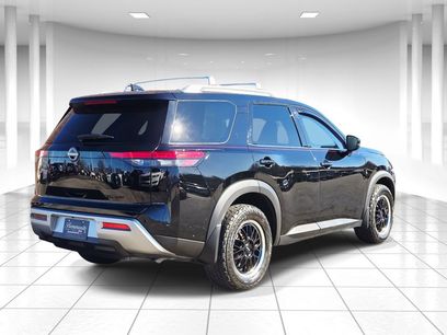 Used 2023 Nissan Pathfinder SL w/ Black Appearance Package