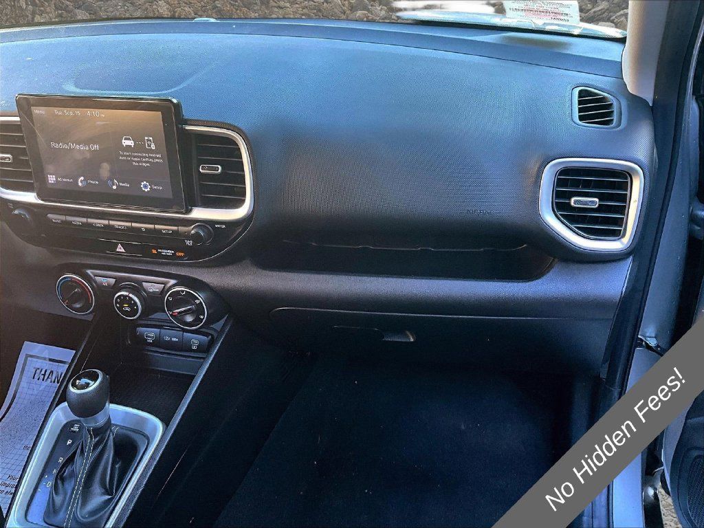 Used 2024 Hyundai Venue SE FWD image 14