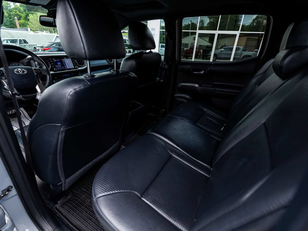 Used 2020 Toyota Tacoma Limited AWD/4WD image 31