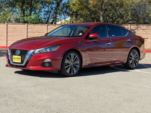 Used 2019 Nissan Altima 2.0 Edition One image 8