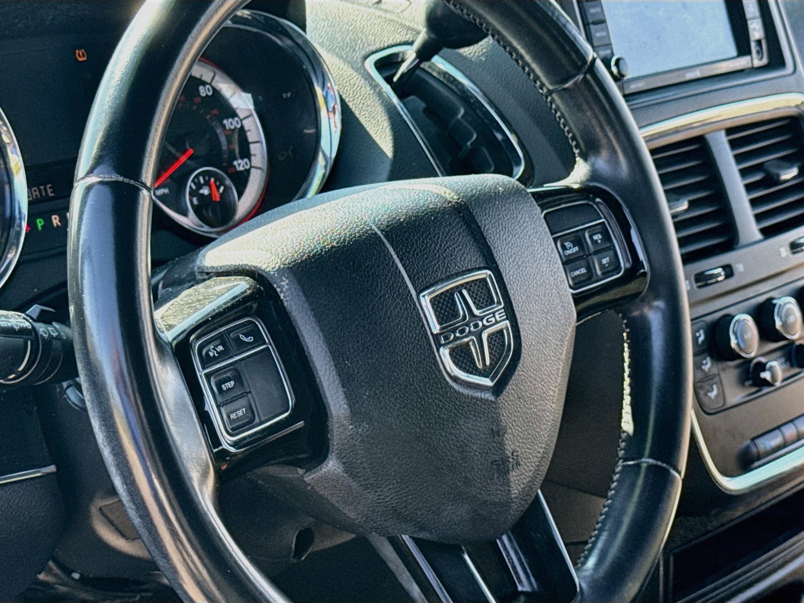 Used 2018 Dodge Grand Caravan SE FWD image 12