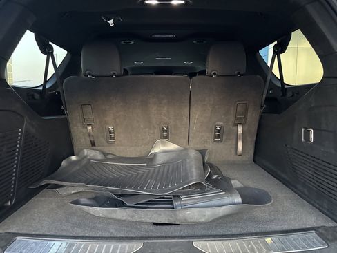 Used 2022 Chevrolet Suburban Z71 image 14