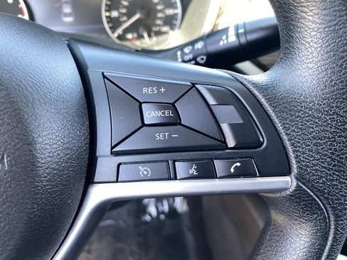 Used 2024 Nissan Altima 2.5 SV FWD image 27