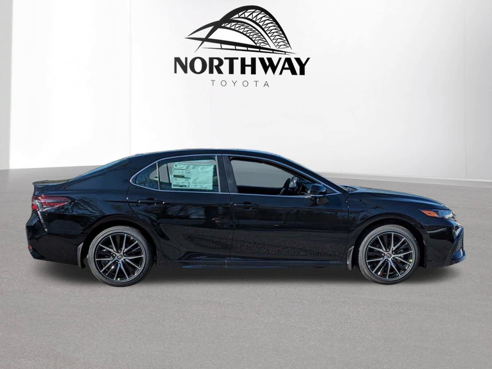 Used 2024 Toyota Camry SE w/ Cold Weather Package FWD image 12