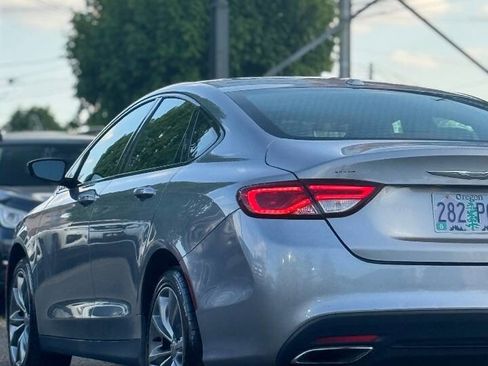 Used 2015 Chrysler 200 S FWD image 10
