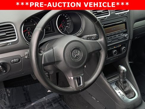 Used 2013 Volkswagen Golf 4-Door FWD image 21