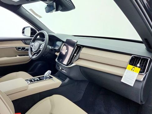 New 2026 Volvo XC90 B5 Plus image 17