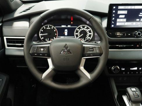 New 2026 Mitsubishi Outlander LE FWD image 21