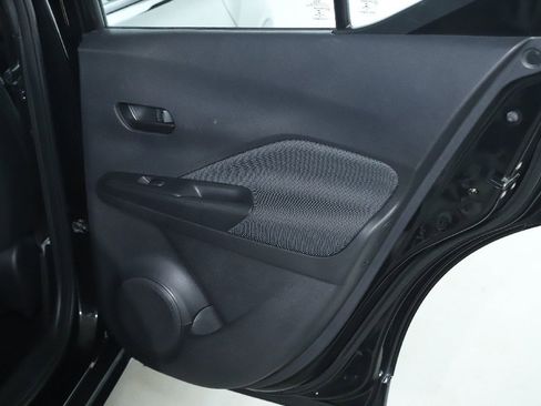 Used 2019 Nissan Kicks S image 30