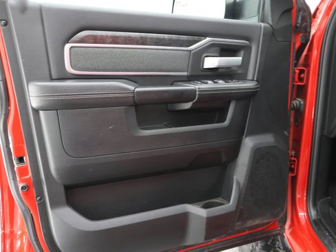 Used 2021 RAM 2500 Big Horn w/ Night Edition AWD/4WD image 40