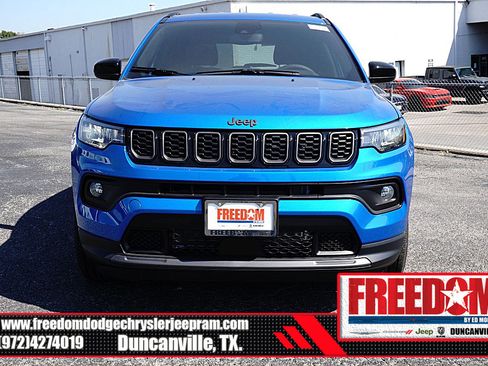 New 2026 Jeep Compass Latitude image 8