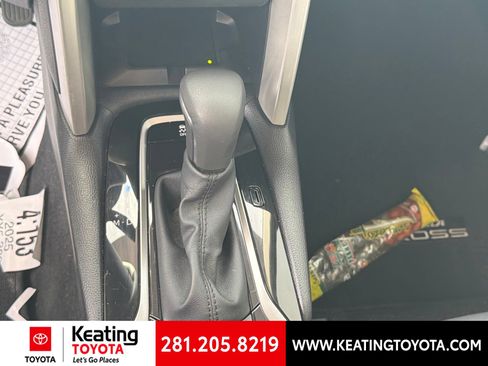 Used 2025 Toyota Corolla Cross XLE FWD image 18
