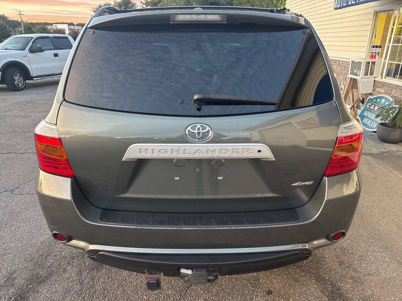 Used 2010 Toyota Highlander SE AWD/4WD image 8