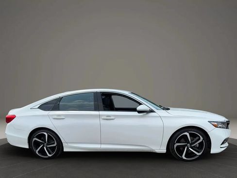 Used 2019 Honda Accord Sport image 4