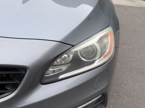 Used 2017 Volvo V60 T6 R-Design Platinum image 10