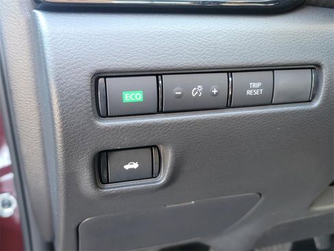 Certified 2023 Nissan Sentra SV image 28