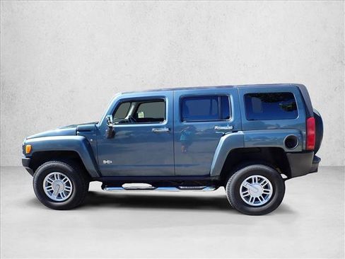 Used 2007 HUMMER H3 w/ Chrome Appearance Package AWD/4WD image 2